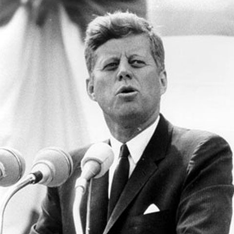O austriacă pretinde că JFK este tatăl fiului ei