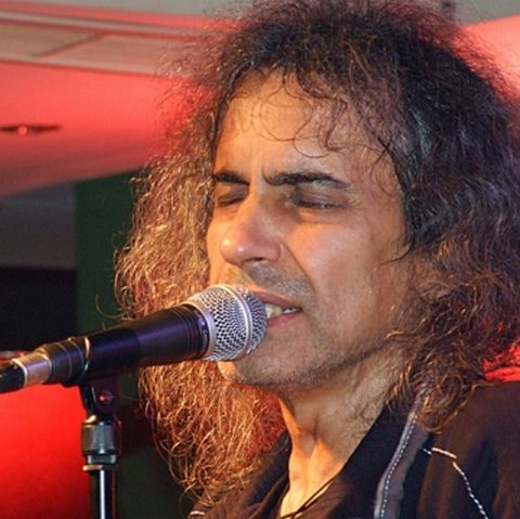 Cristi Minculescu a fost operat astăzi la o clinică din Germania