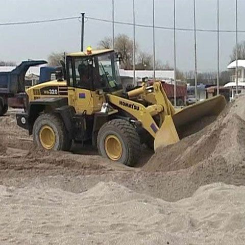 Litoralul românesc se pregăteşte să-şi primească turiştii 