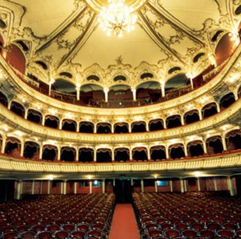 Teatrul Naţional Cluj a găzduit emisiunea \"Cap şi Pajură\" de Ziua Mondială a Teatrului