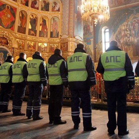 Poliţiştii ruşi vor lua lecţii de bune maniere, iar comiterea adulterului va fi motiv de concediere