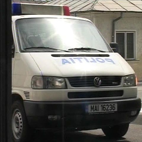 Oamenii legii au descoperit 58 de telefoane şi 38 de încărcătoare artizanale în Penitenciarul Galaţi