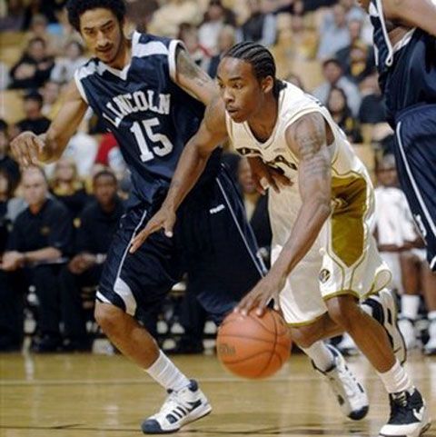 Coş de senzaţie în baschetul american, în campionatul NCAA