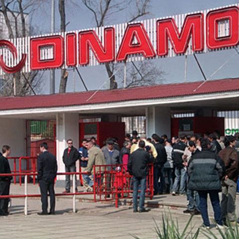 Cel mai scump bilet la derby-ul Dinamo-Rapid costă 100 de lei