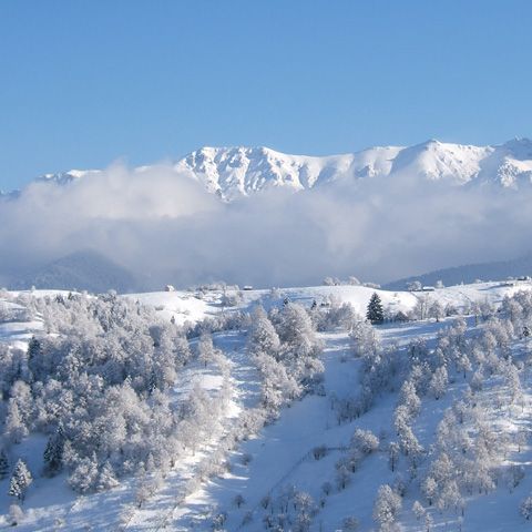 Vânt puternic pe crestele Masivului Bucegi şi risc maxim de producere a avalanşelor