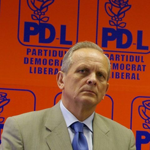 Lupte crâncene pe scena politică în prag de europarlamentare