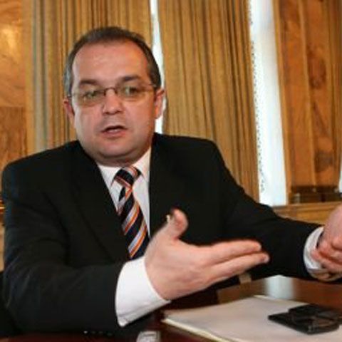 Emil Boc: Legea unică a salarizării va fi adoptată până în decembrie 2009