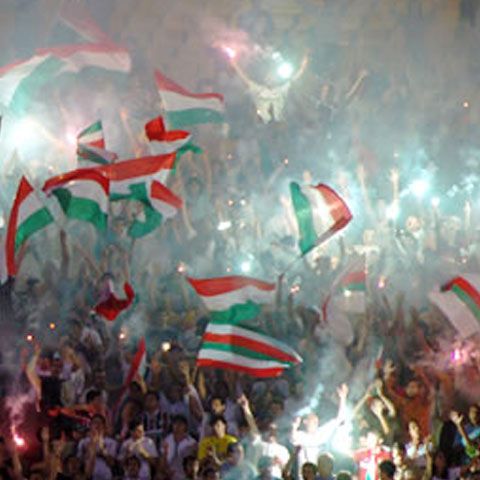 Trei fani ai lui Fluminense au fost împuşcaţi lângă stadionul Maracana din Brazilia 