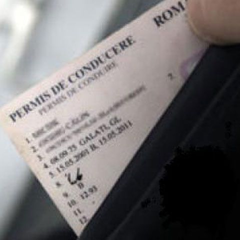 Zece permise de conducere au fost predate la Poliţia Rutieră Argeş