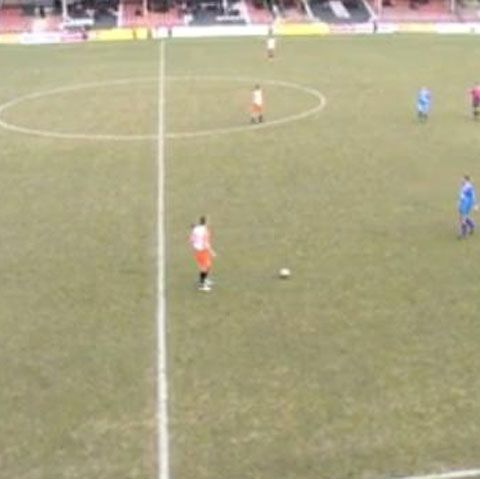 VIDEO / Gol fabulos în liga a III-a poloneză, dintr-o lovitură liberă de la jumătatea terenului!