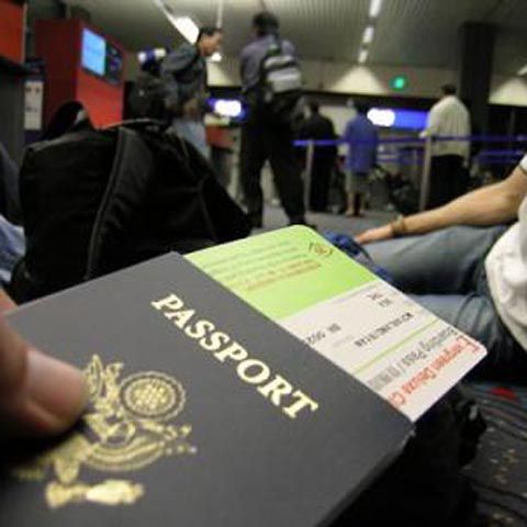 CE solicită Moldovei să nu mai restricţioneze accesul românilor pe teritoriul ţării