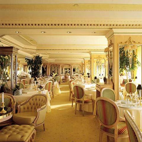 Restaurantele de lux fac compromisuri pentru a-şi păstra clienţii