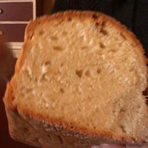 Ca să facă economie, ţăranii au revenit la pâinea de casă 