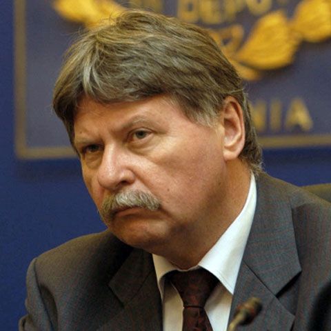 Parlamentarii din comisiile SRI, SIE şi de Apărare propun o nouă comisie pentru legile siguranţei naţionale