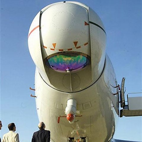 Americanii folosesc tehnologia anti-rachetă pentru a construi arma cu laser împotriva ţânţarilor