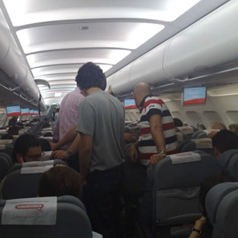 Activitatea pe Aeroportul Timişoara s-a reluat după o oră de la ameninţarea cu bombă