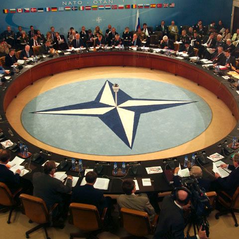 Protestatarii din Franţa se pregătesc pentru summitul NATO 