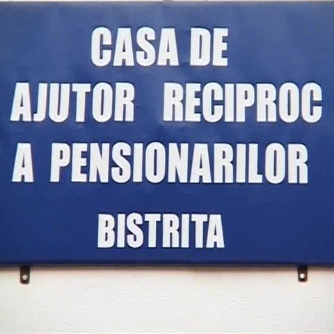 Pensionarii se împrumută pentru a avea ce să pună pe masă de Paşte 