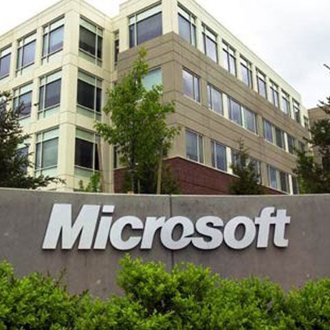 Doi senatori americani au cerut reducerea numărului de vize pentru străinii calificaţi