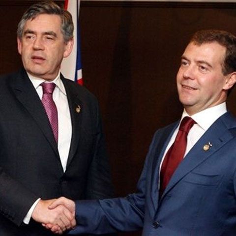 Lavrov priveşte cu optimism prudent relaţiile ruso-britanice, după reuniunea Medvedev-Brown