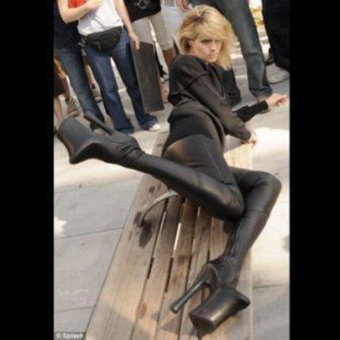 Heidi Klum, divă pe tocuri de 30 cm