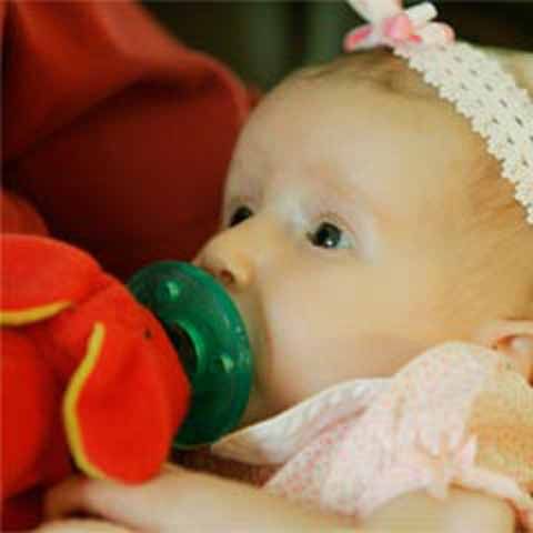 Trei români au fost arestaţi în Spania când negociau vânzarea unui bebeluş