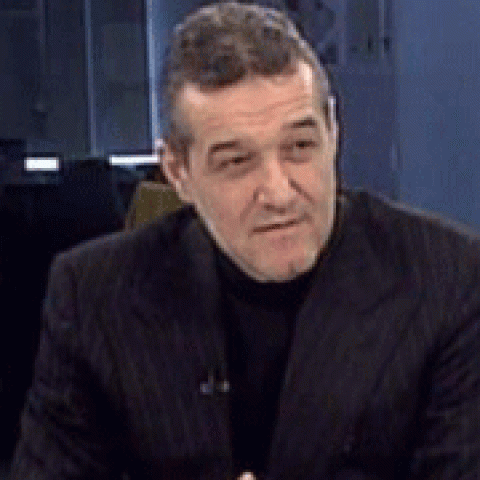  Becali este mulţumit de condiţiile din arest, dar se plânge că nu are televizor