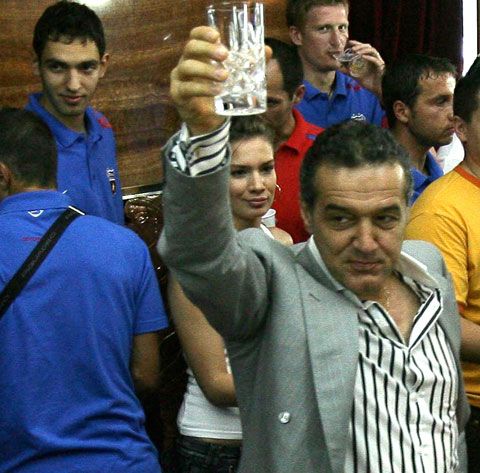 Jucătorii Stelei şi-au exprimat susţinerea faţă de patronul Gigi Becali