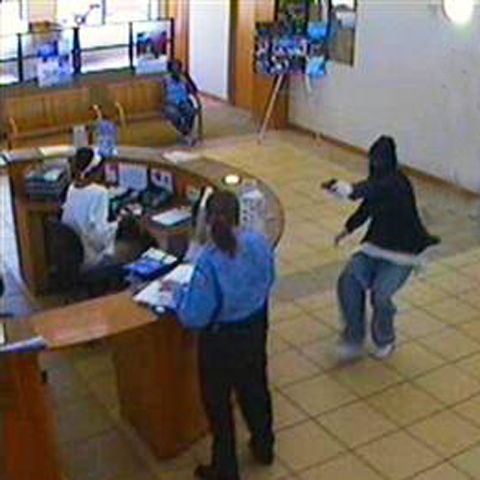 Cel puţin 14 persoane au fost ucise după ce un bărbat a deschis focul în statul New York