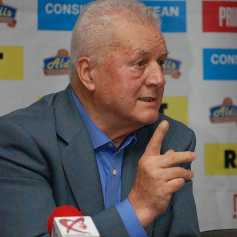 Becali, compătimit de Jean Pădureanu