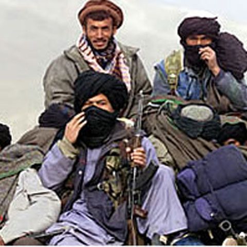 Liderul talibanilor pakistanezi revendică atacul de la centrul pentru imigranţi din SUA