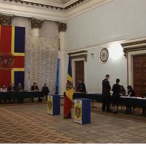 Şapte observatori din Bucureşti şi Galaţi n-au primit acreditare la alegerile din Moldova
