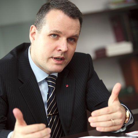 Ministrul Sănătăţii, despre maternitatea din Comăneşti: Spitalul nu mai poate funcţiona în 2009 fără dotări şi îmbunătăţiri