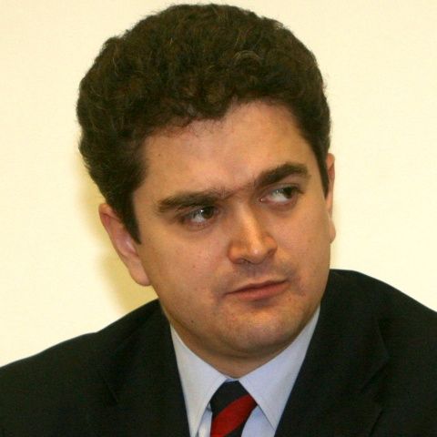 Băsescu către Paleologu: Te-ai lipit de o nouă pleaşcă!