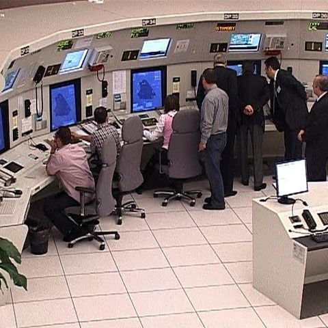 Controlorii de trafic aerian estimează o scădere a curselor comerciale de 8% 