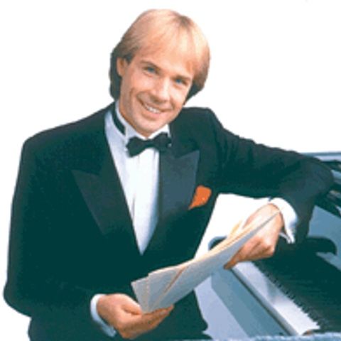 Peste 2.000 de oameni au asistat la concertul lui Richard Clayderman de la Târgu Mureş