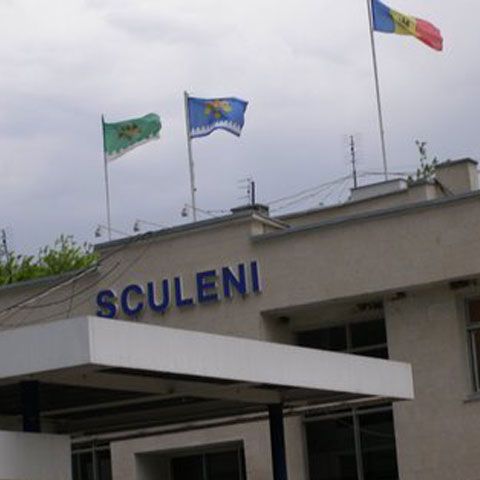 Studenţii basarabeni din Iaşi au blocat drumul spre R. Moldova în dreptul vămii Sculeni