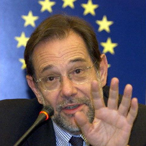 Javier Solana cere protestarilor să evite violenţele, iar autorităţilor să permită proteste paşnice