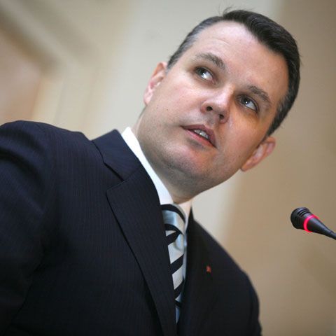 Ion Bazac: Şapte pacienţi grav bolnavi vor primi banii pentru tratamente în străinătate