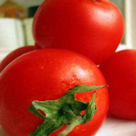 Primele roşii româneşti vor ajunge pe piaţă spre sfârşitul lunii 