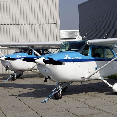 Aviatorii ar putea primi pensii de 30.000 de lei