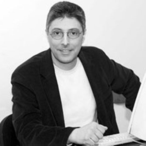 Val Vâlcu: De ce nu-i declară Băsescu război lui Voronin?