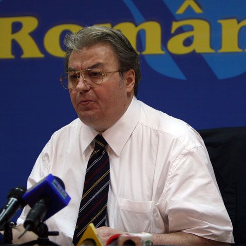 Corneliu Vadim Tudor şi Gigi Becali se întâlnesc astăzi în celulă