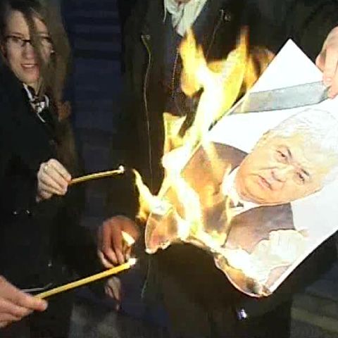 Sute de studenţi basarabeni au protestat pentru a treia zi în mai multe oraşe din ţară