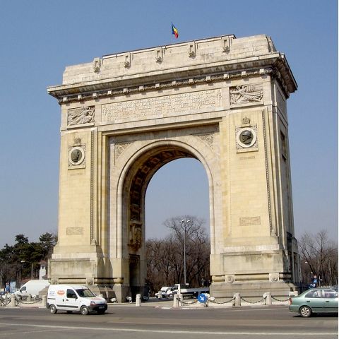 Arcul de Triumf a găzduit patru expoziţii pe teme istorice