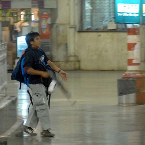 Studentul care a deschis focul asupra unor colegi şi trecători în Atena a murit la spital