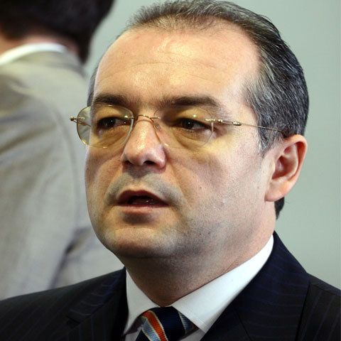 Boc despre situaţia de la Poliţia Capitalei: Nu se negociază posturile din structurile militare