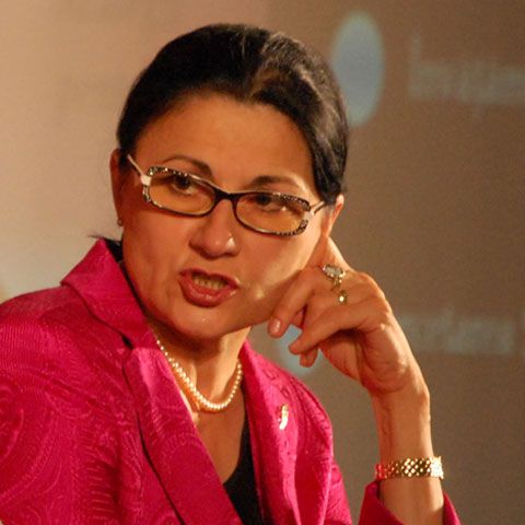 Ecaterina Andronescu: Rectificarea bugetară nu înseamnă disponibilizări şi sperăm să ne recuperăm banii