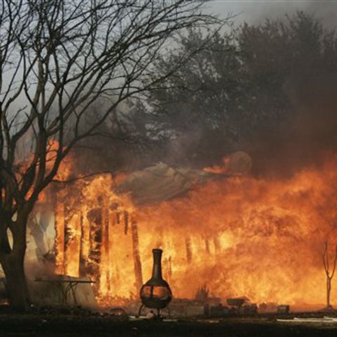Incendii devastatoare în SUA: 40 de persoane au fost deja rănite