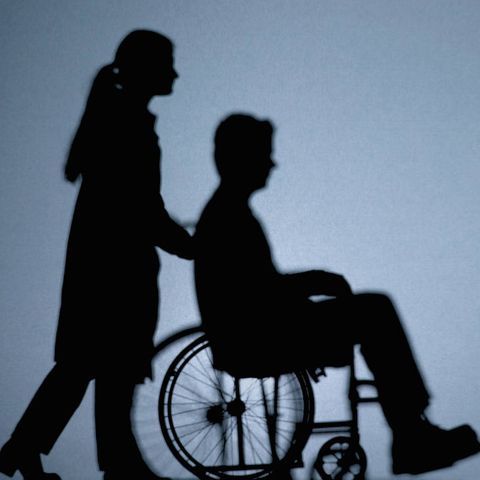 Dintre persoanele cu handicap din România, 97% se află în îngrijirea familiilor